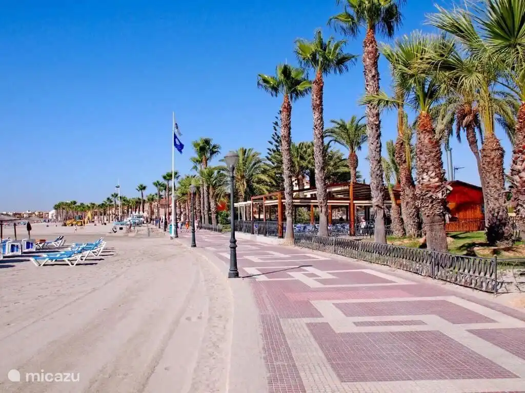Strand zu Fuß erreichbar