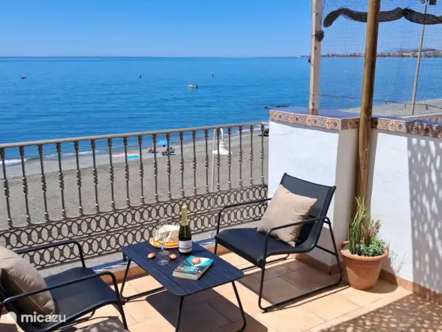 Retiro de Playa–Despertar junto al mar en España, Costa del Sol, Algarrobo-Costa - casa paredada Relajar