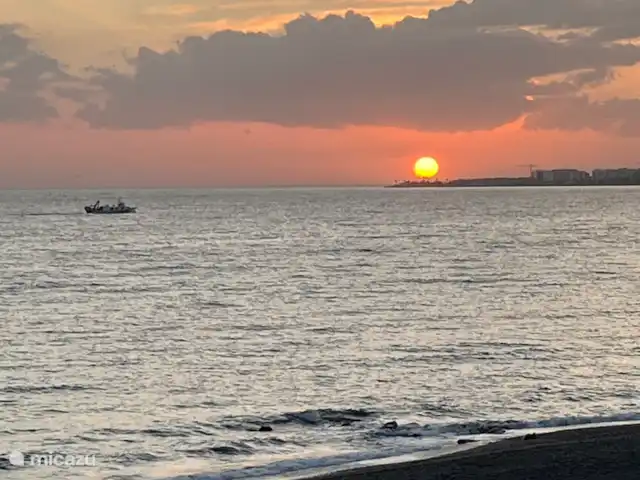 Retiro de Playa–Despertar junto al mar en España, Costa del Sol, Algarrobo-Costa - casa paredada Hermosas puestas de sol