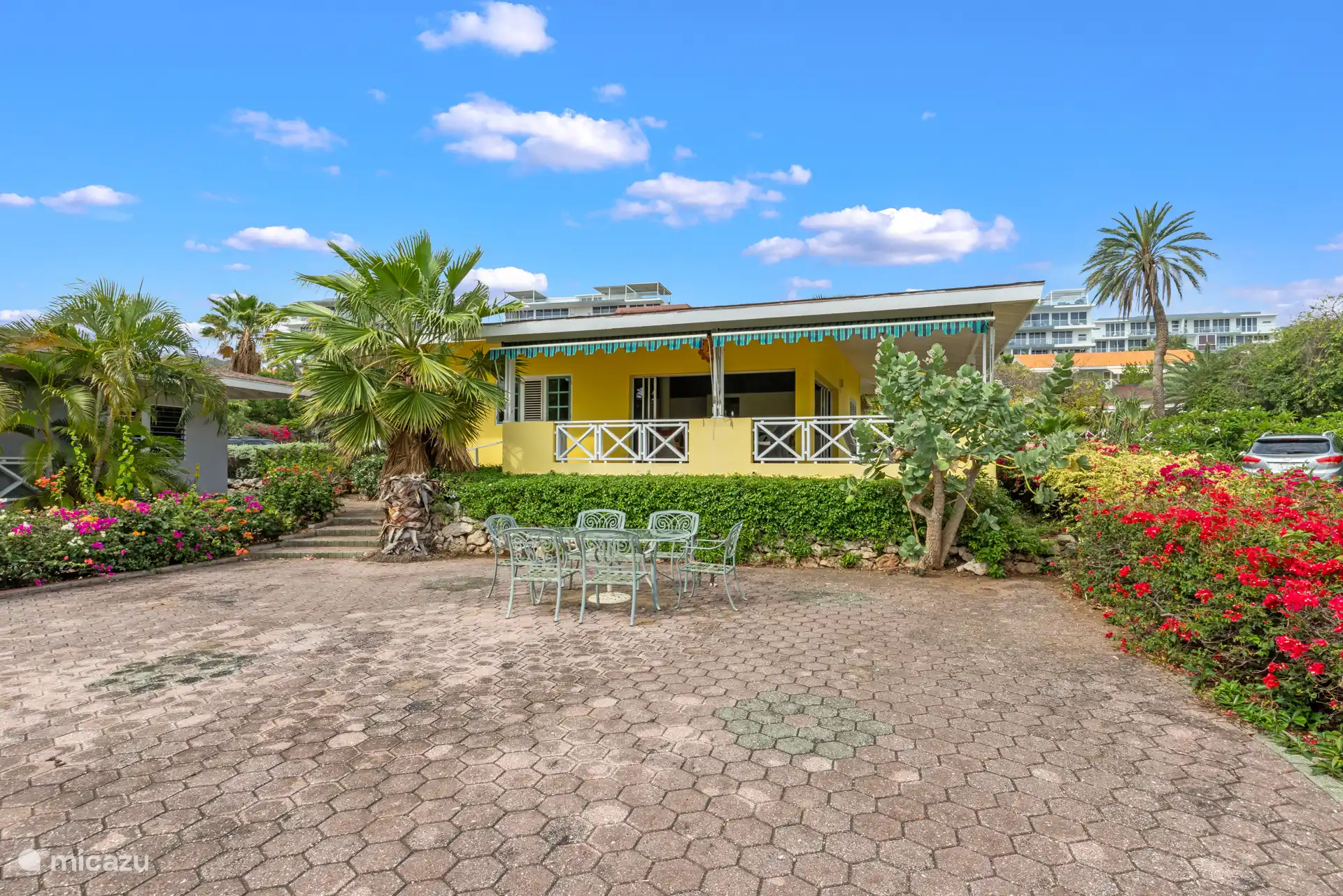 bungalow, côté mer avec carré