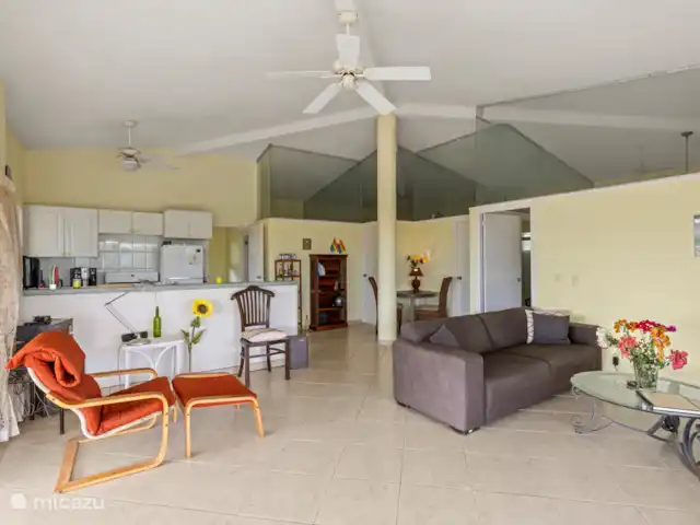 Location de Vacances Curaçao, Curaçao-Centre, Piscadera, maison de vacances - Casa Bella Vista Salon et cuisine