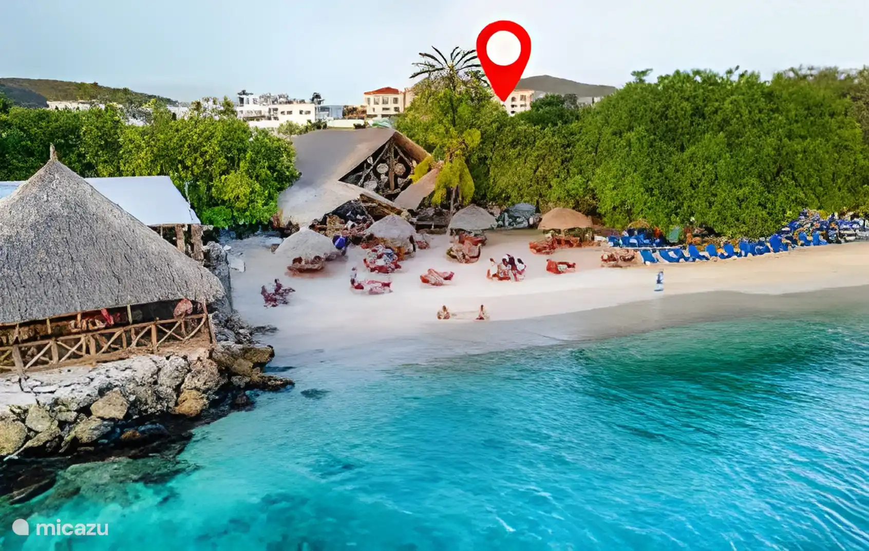 Restaurant et plage, à 500 m du bungalow, à peu près à l’emplacement rouge Marker