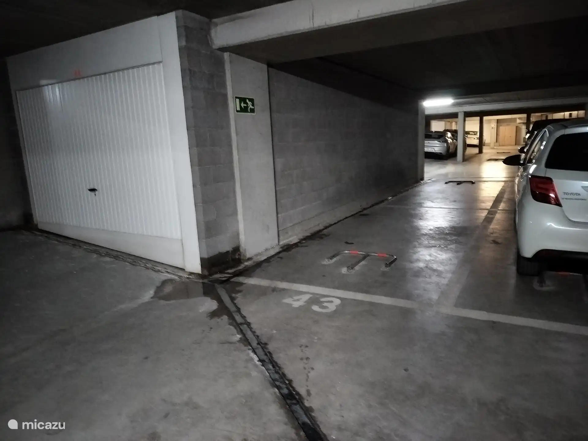 mogelijks huren van autostaanplaats in hetzelfde gebouw.