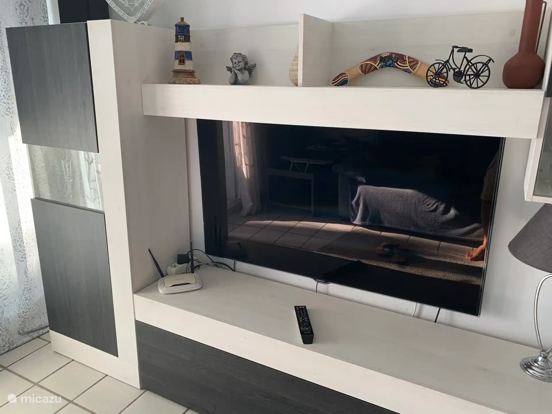 Smart TV con posibles canales de pago como Netflix, etc.