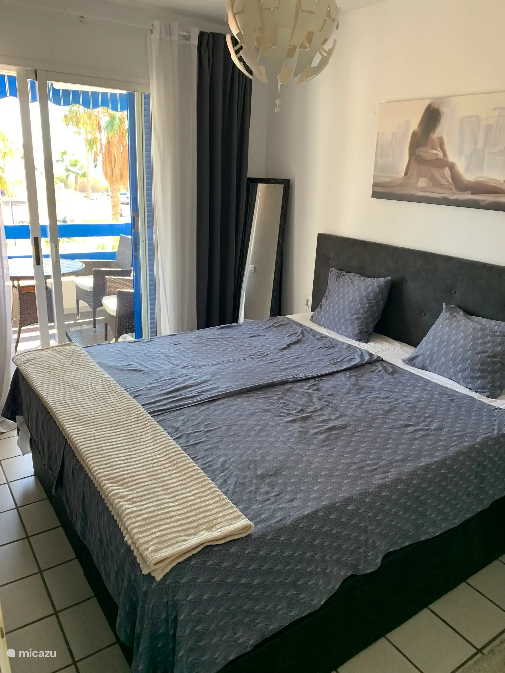 Dormitorio en la parte delantera con amplias 2 pers. Somier 