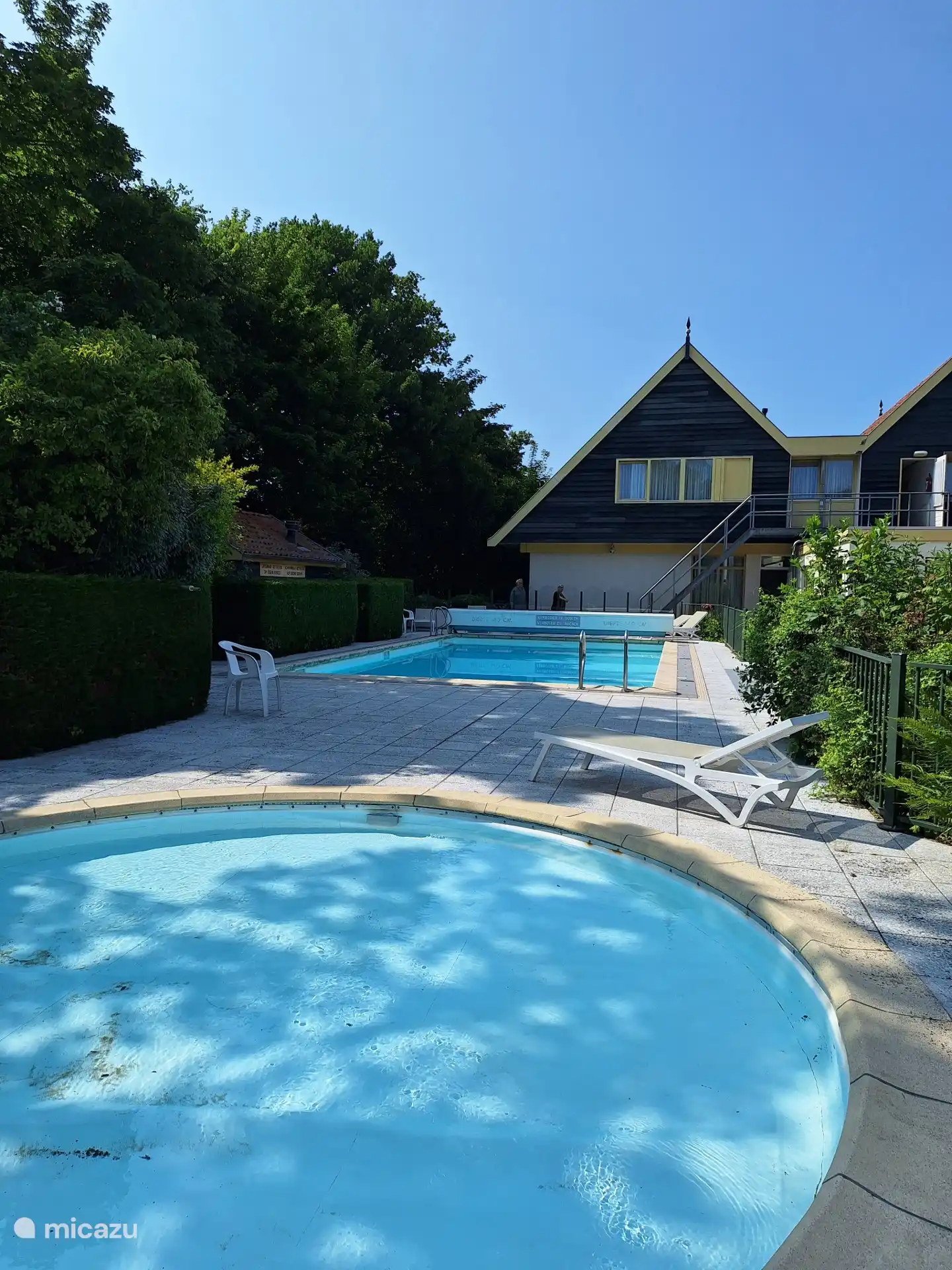 Piscine à l’hôtel, également disponible pour les clients dans les appartements