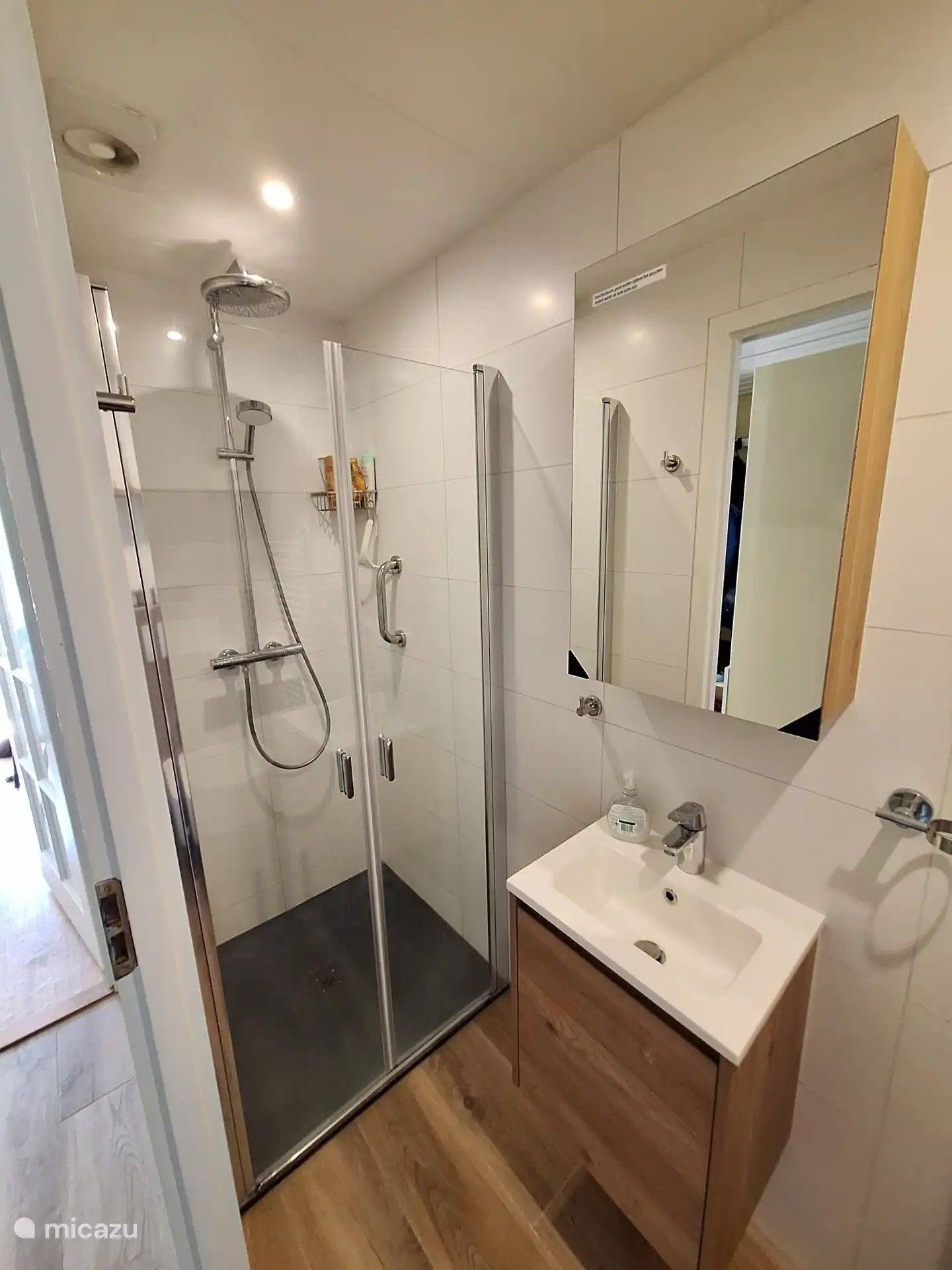 Douche à l’italienne