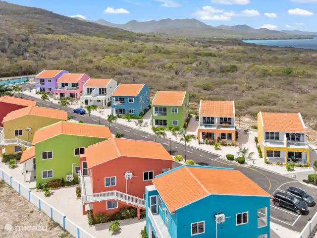 Punta Azul 12A Ocean resort  en Curazao, Bandabou (oeste), Lagun - apartamento Desde arriba, se ve claramente la ubicación verde del parque: un oasis de paz y espacio.