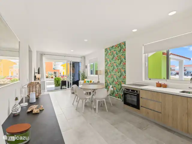 Punta Azul 12A Ocean resort  en Curazao, Bandabou (oeste), Lagun - apartamento Elegante cocina equipada con todos los electrodomésticos necesarios, ideal para cocinar cómodamente durante su estancia.