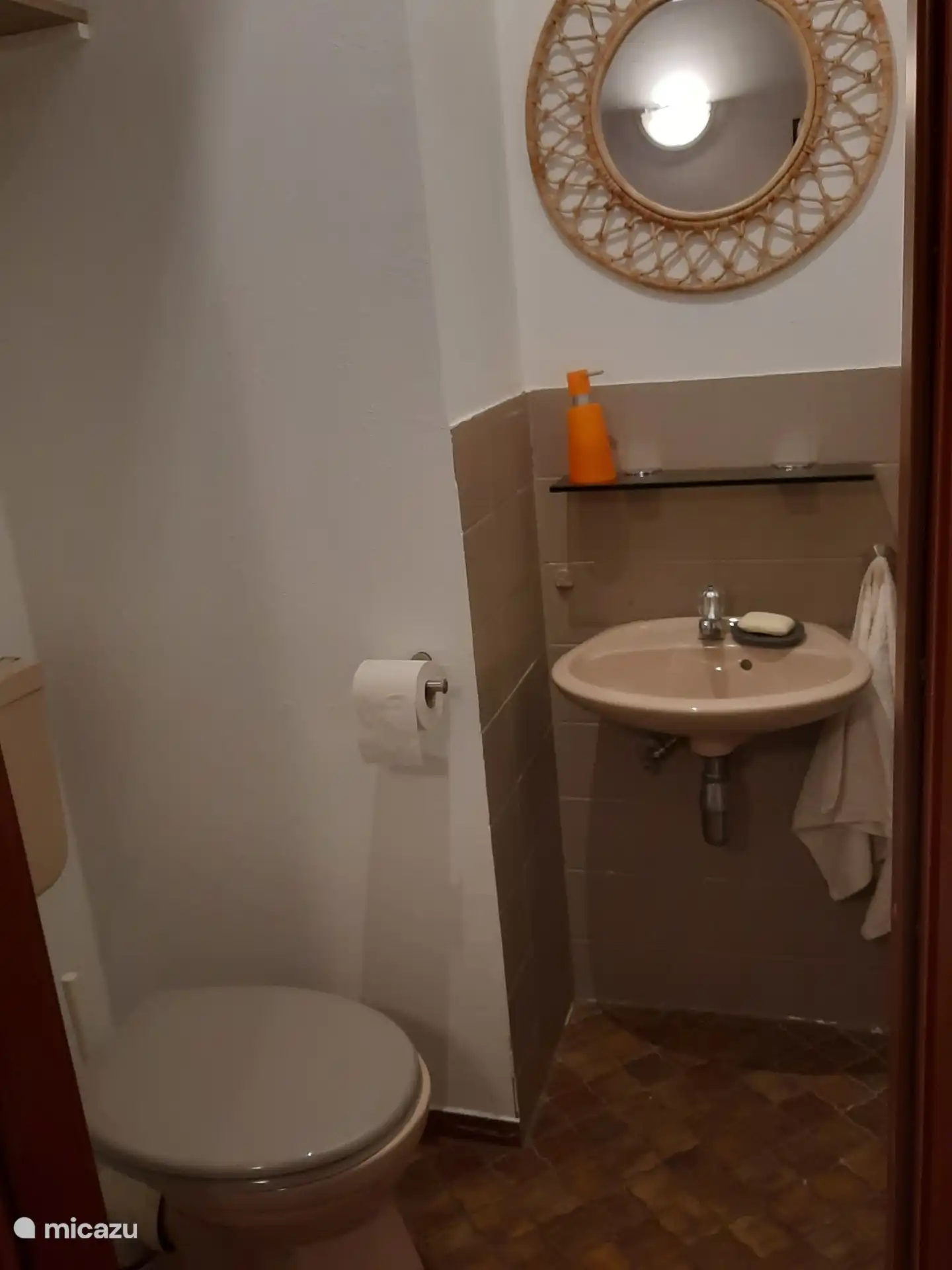 Toilette (erster Stock)