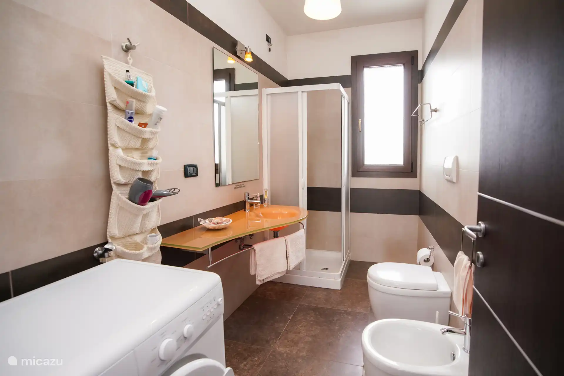 Badezimmer der Familiensuite im ersten Stock