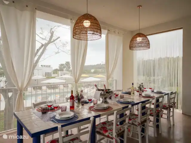 Villa Casa Karina Sol & Piscina & Relax en Italia, Apulia, Specchia - villa Terraza/comedor con vistas a la piscina y al jardín