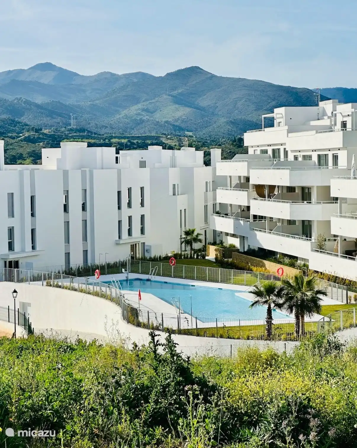 Project and outdoor swimming pool