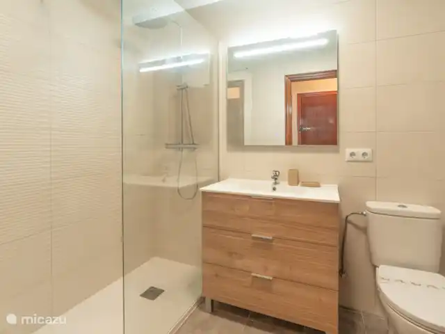 Se réveiller avec vue sur la mer | Espagne, Costa Cálida, Lo Pagán - appartement Salle de bain avec douche à l’italienne