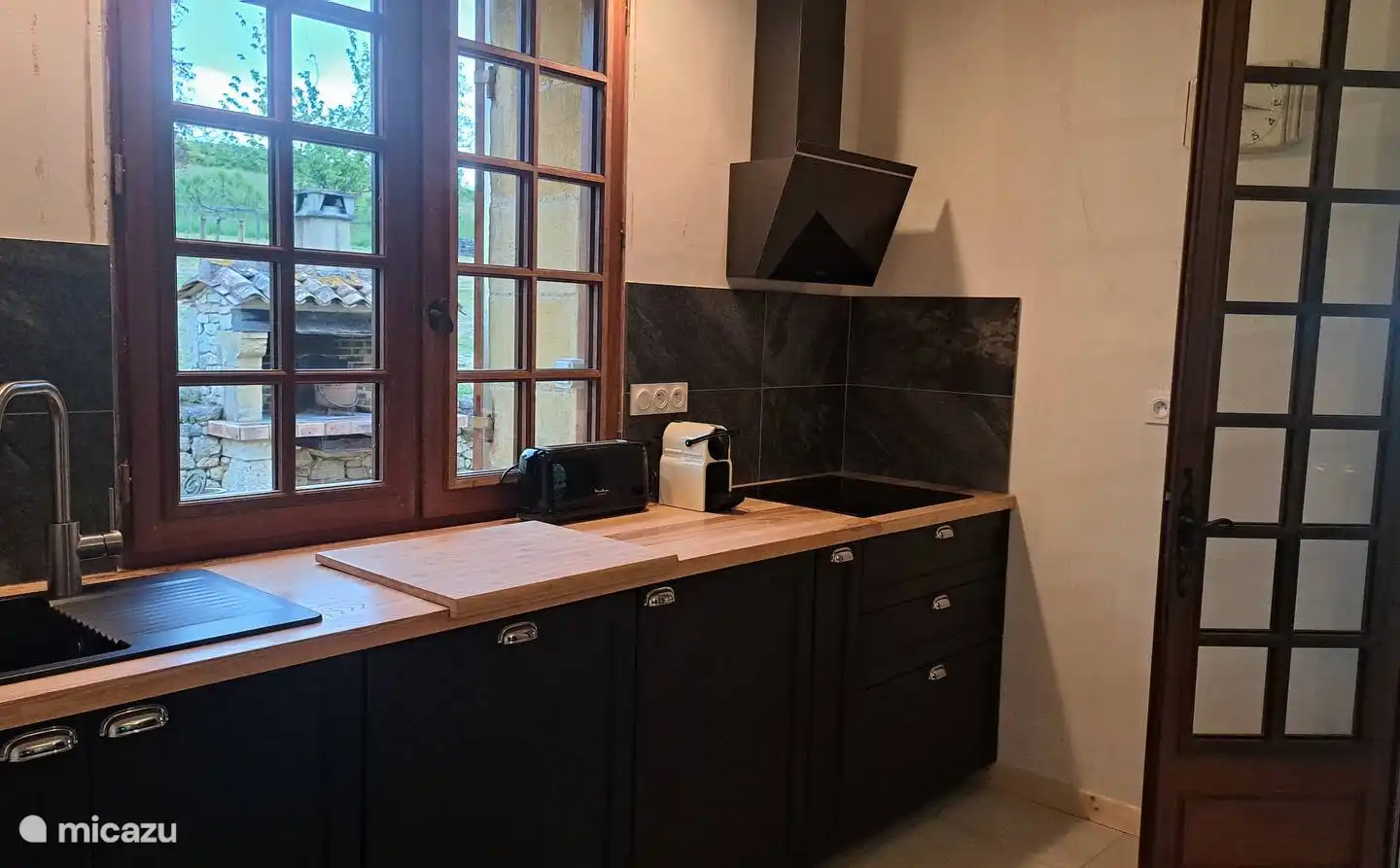 Küche, zentrale Insel, komplette Ausstattung