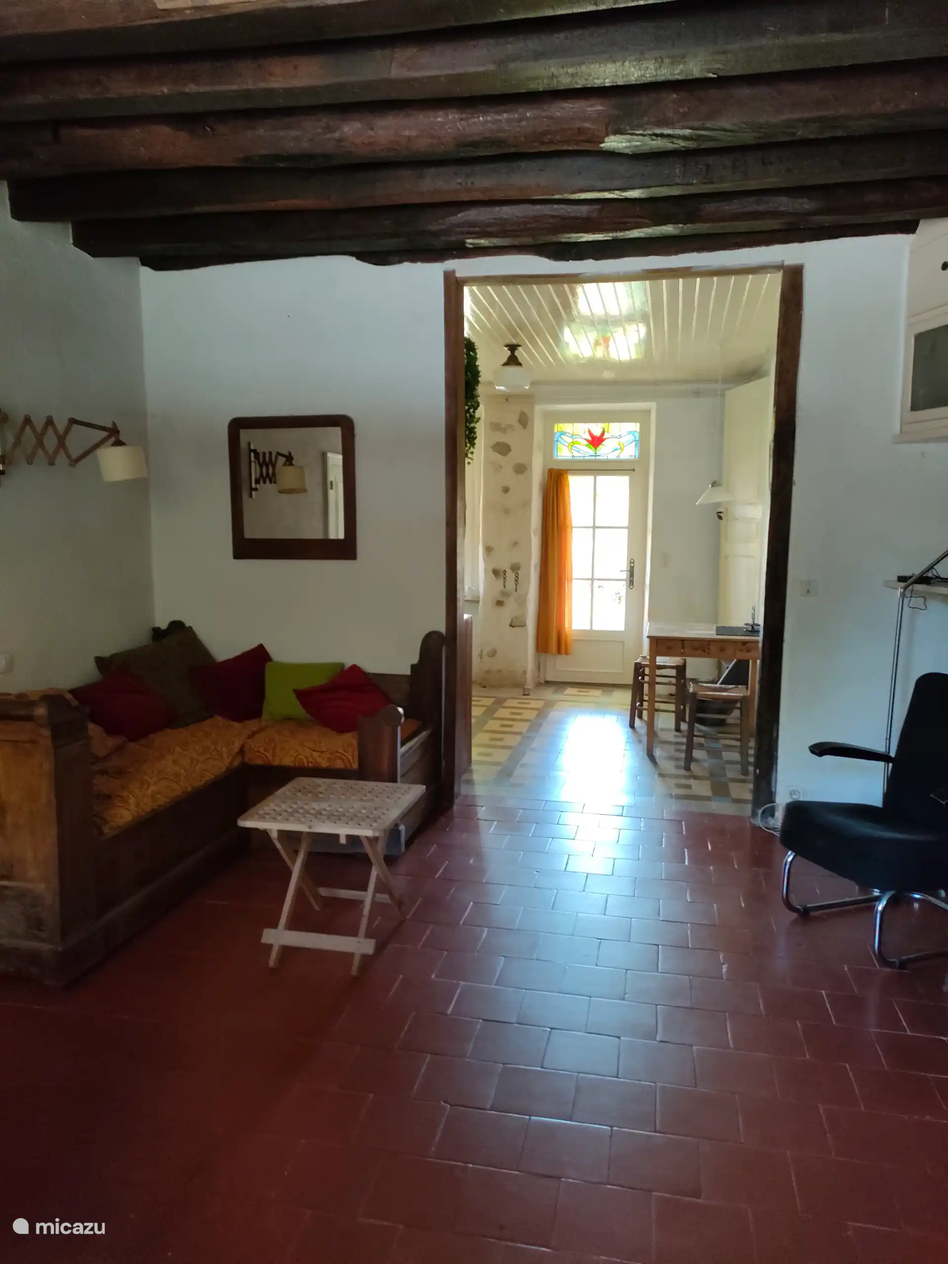 Zimmer mit Durchgangsküche