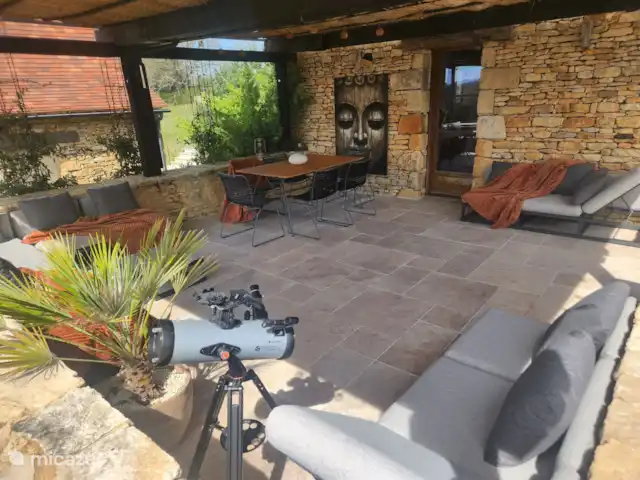 Vue sur le Vallon | France, Dordogne, Castelnaud-la-Chapelle - maison de vacances Terrasse avec table pour 6 personnes et sièges moelleux
