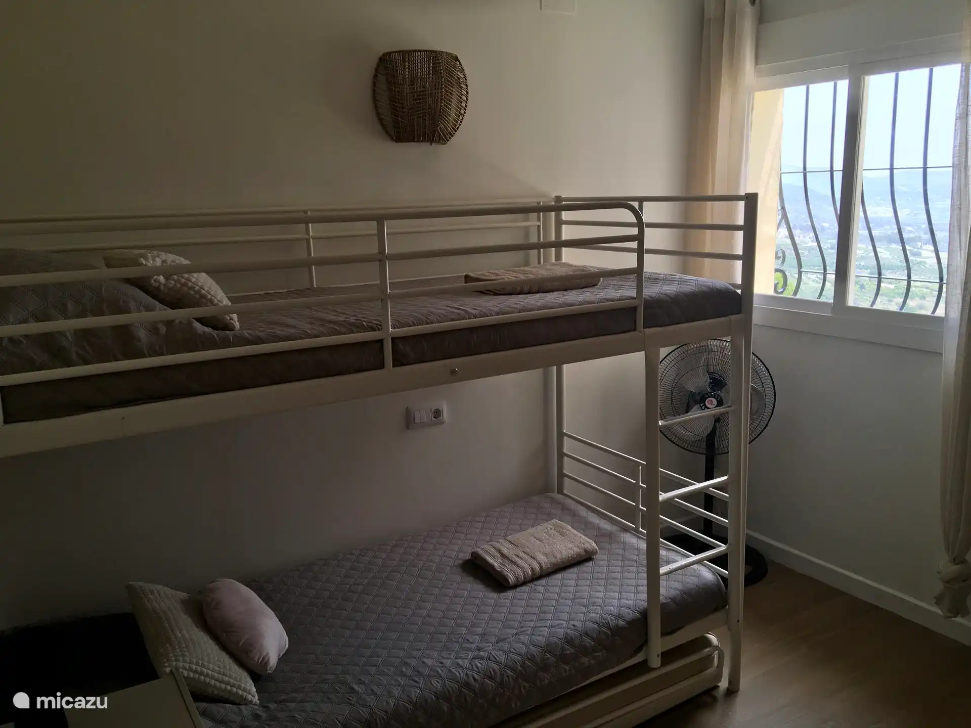 Etagenbett und Ausziehbett