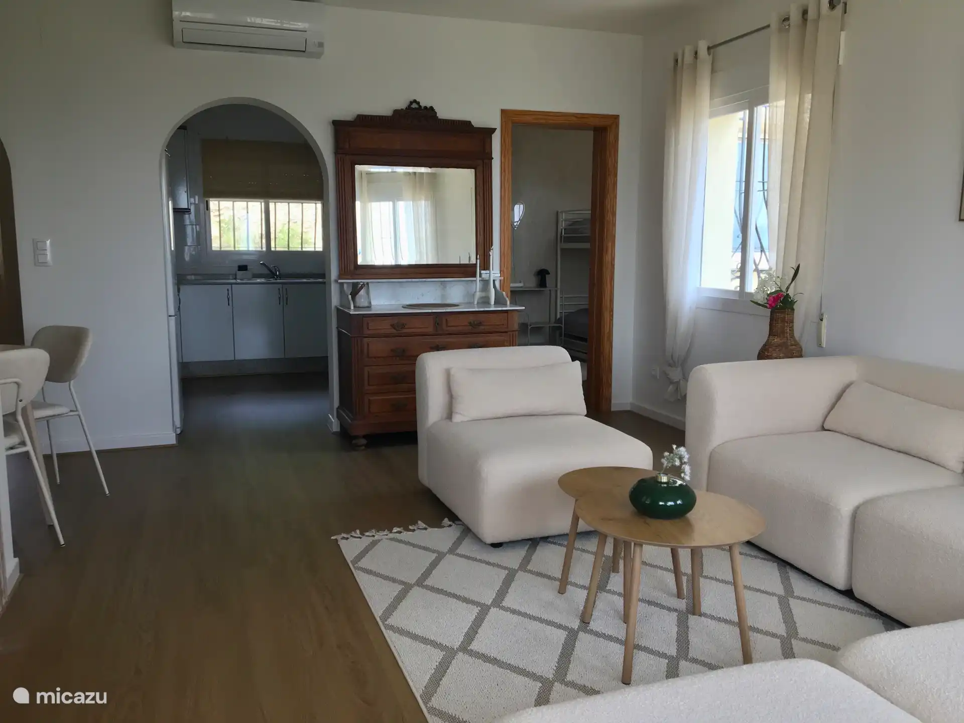 Wohnzimmer mit angrenzender K&#252;che