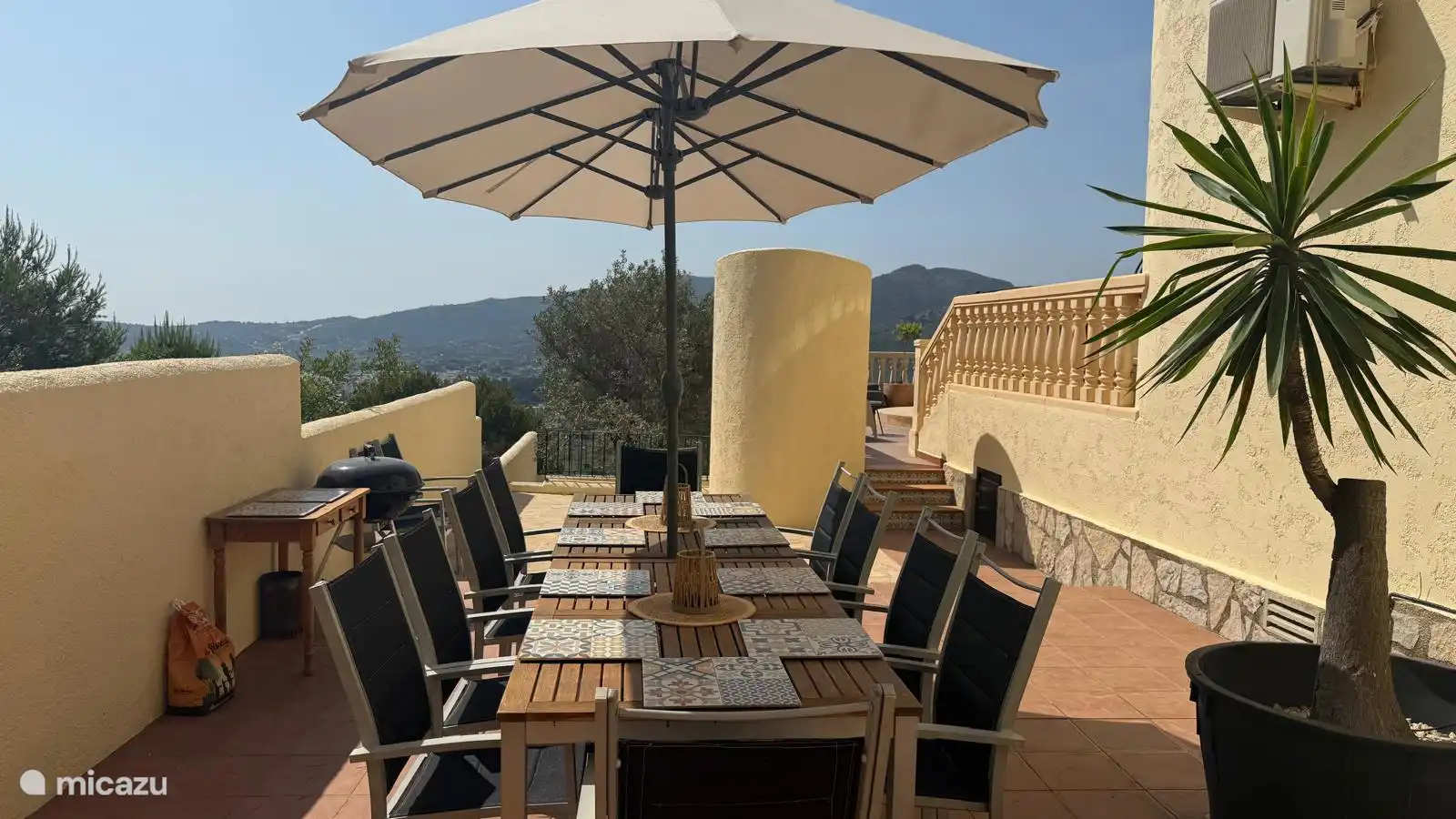 Terrasse und Grillplatz