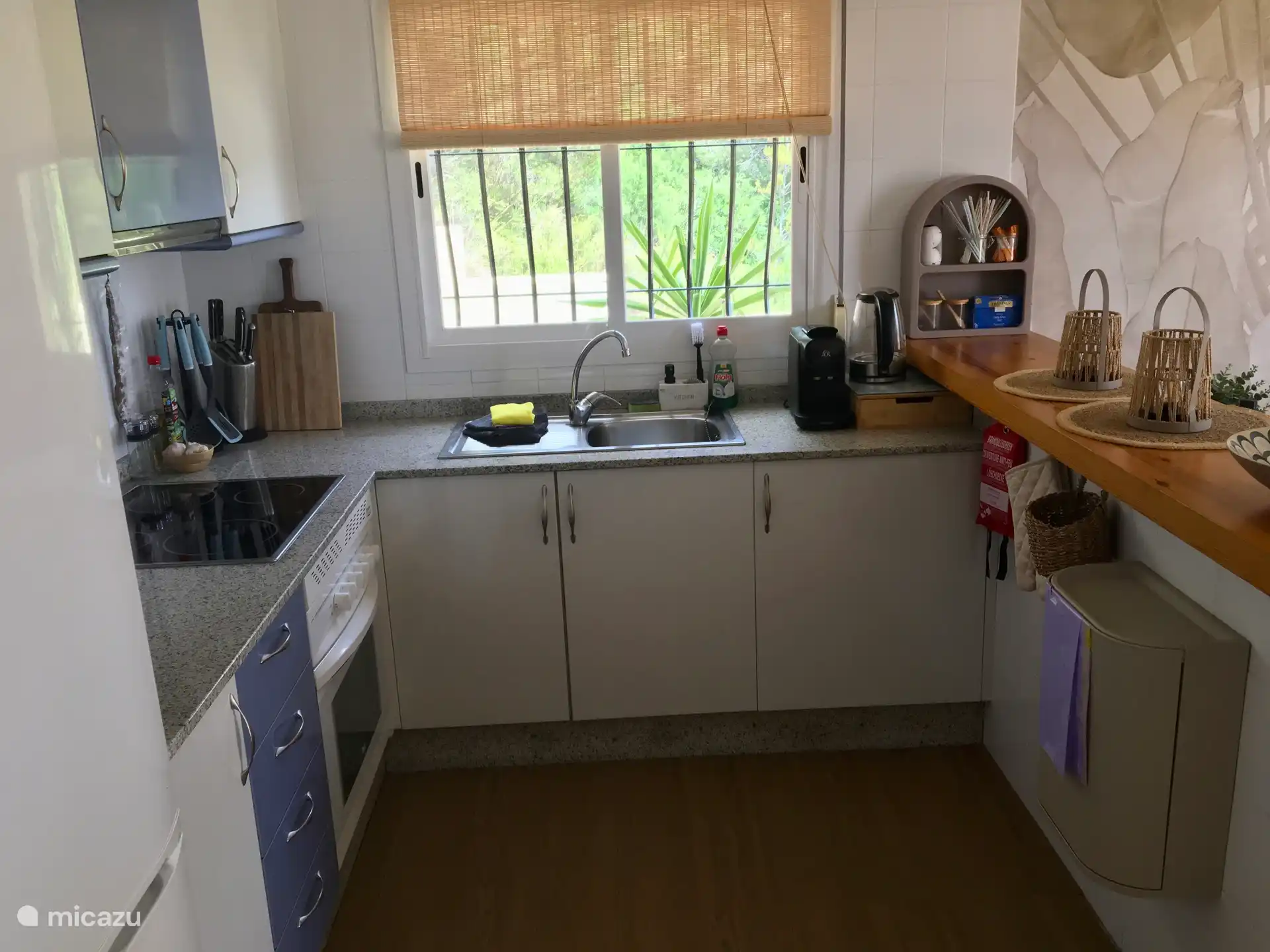 Voll ausgestattete K&#252;che