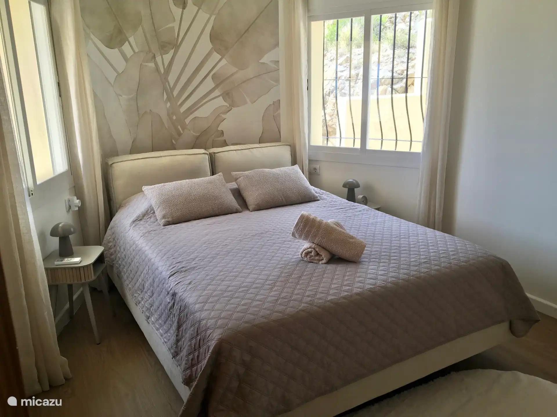 Gro&#223;es Doppelbett