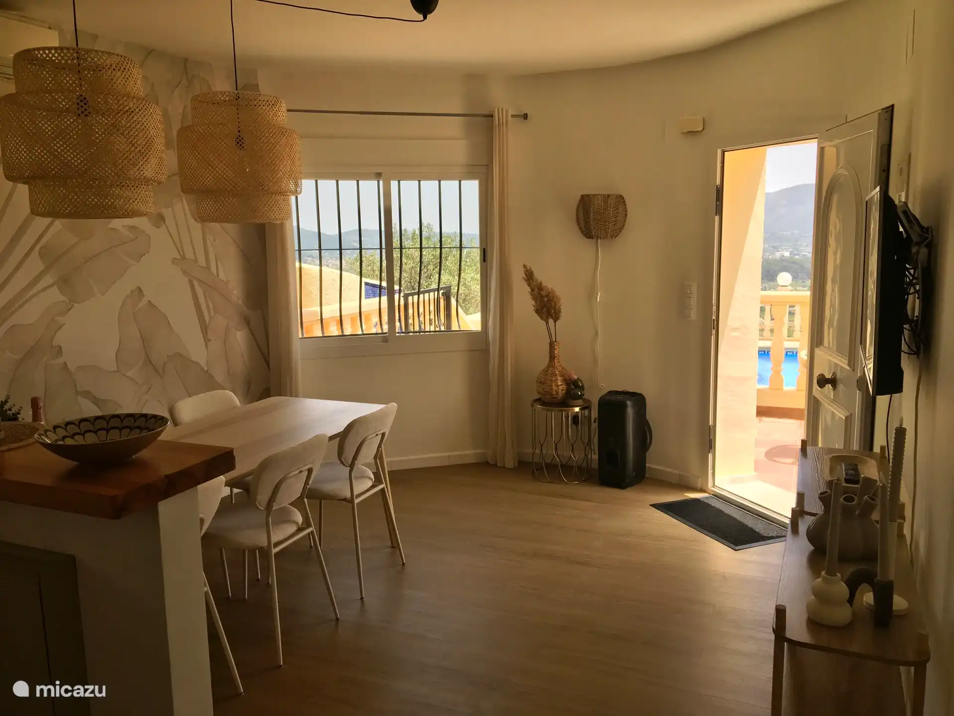 Ger&#228;umiges Zimmer