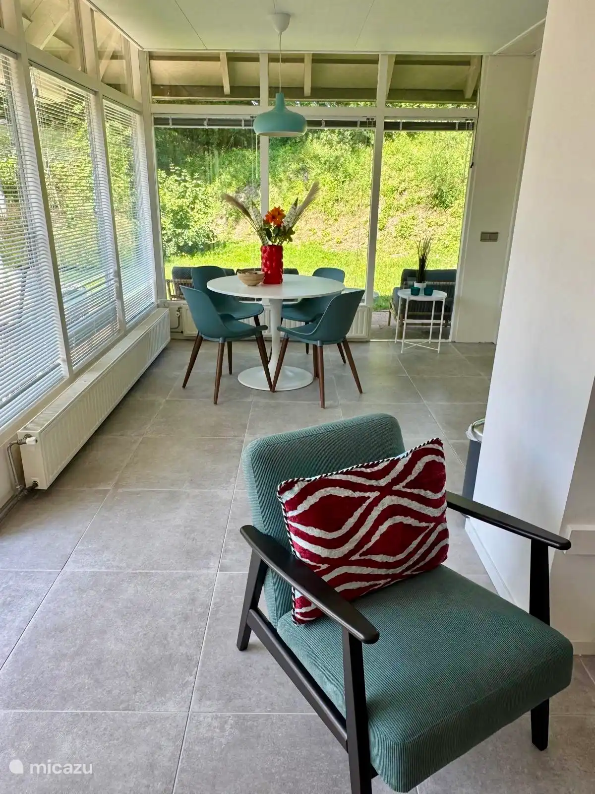 Gemütlicher Essbereich und Wohnzimmer! 