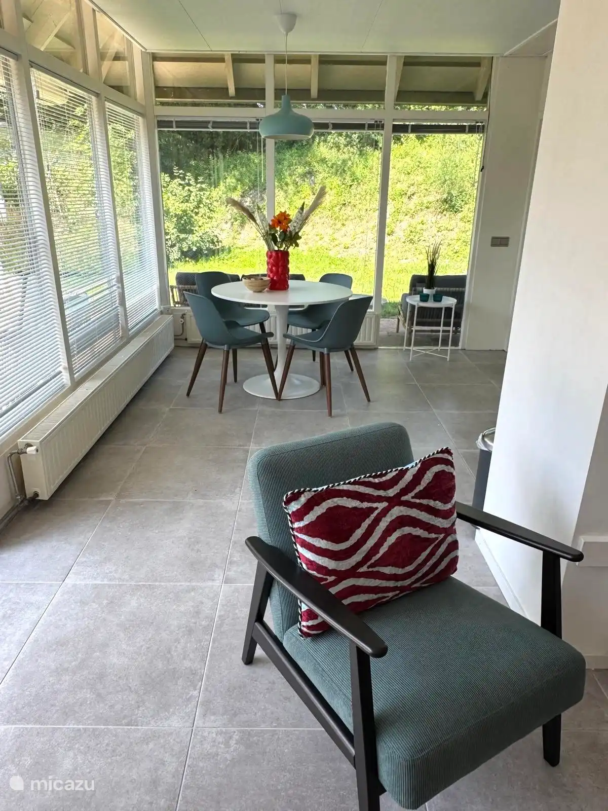 Genießen Sie unseren Essbereich, in dem Ruhe und Atmosphäre zusammenkommen! 