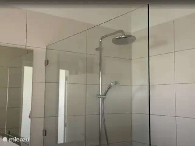 Appartement de luxe - Près de Blue Bay | Curaçao, Curaçao-Centre, Blue Bay - appartement Pomme de douche avec douche à effet pluie