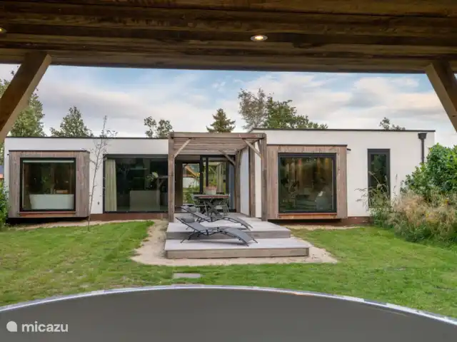 Location de Vacances Pays-Bas, Brabant-Septentrional, Oosterhout, villa - Villa Bergvliet Blanc Cour arrière du bain à remous couvert