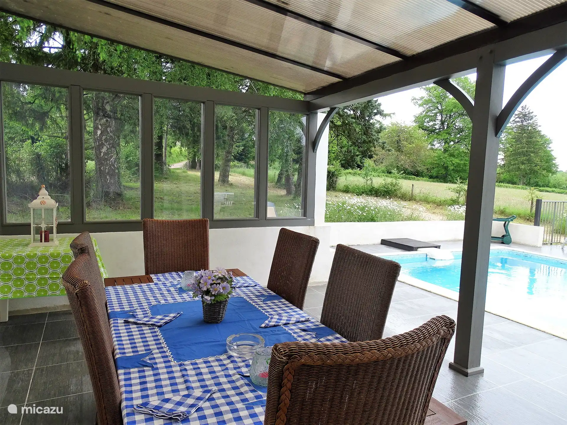 Überdachte Terrasse