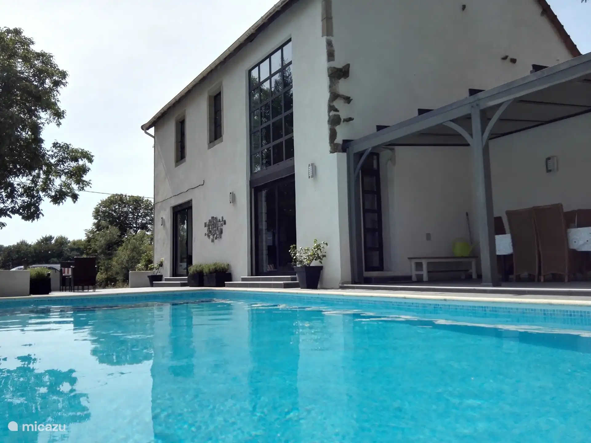 villa in Auvergne, Frankreich – Luxusvilla mit Swimmingpool Montingeat