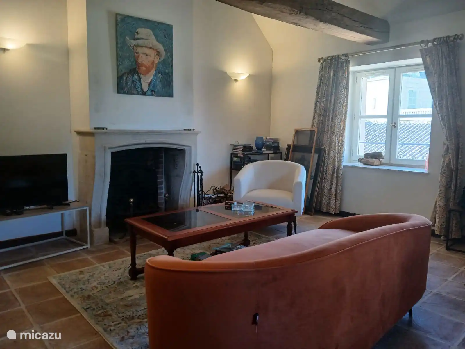 Salon avec cheminée