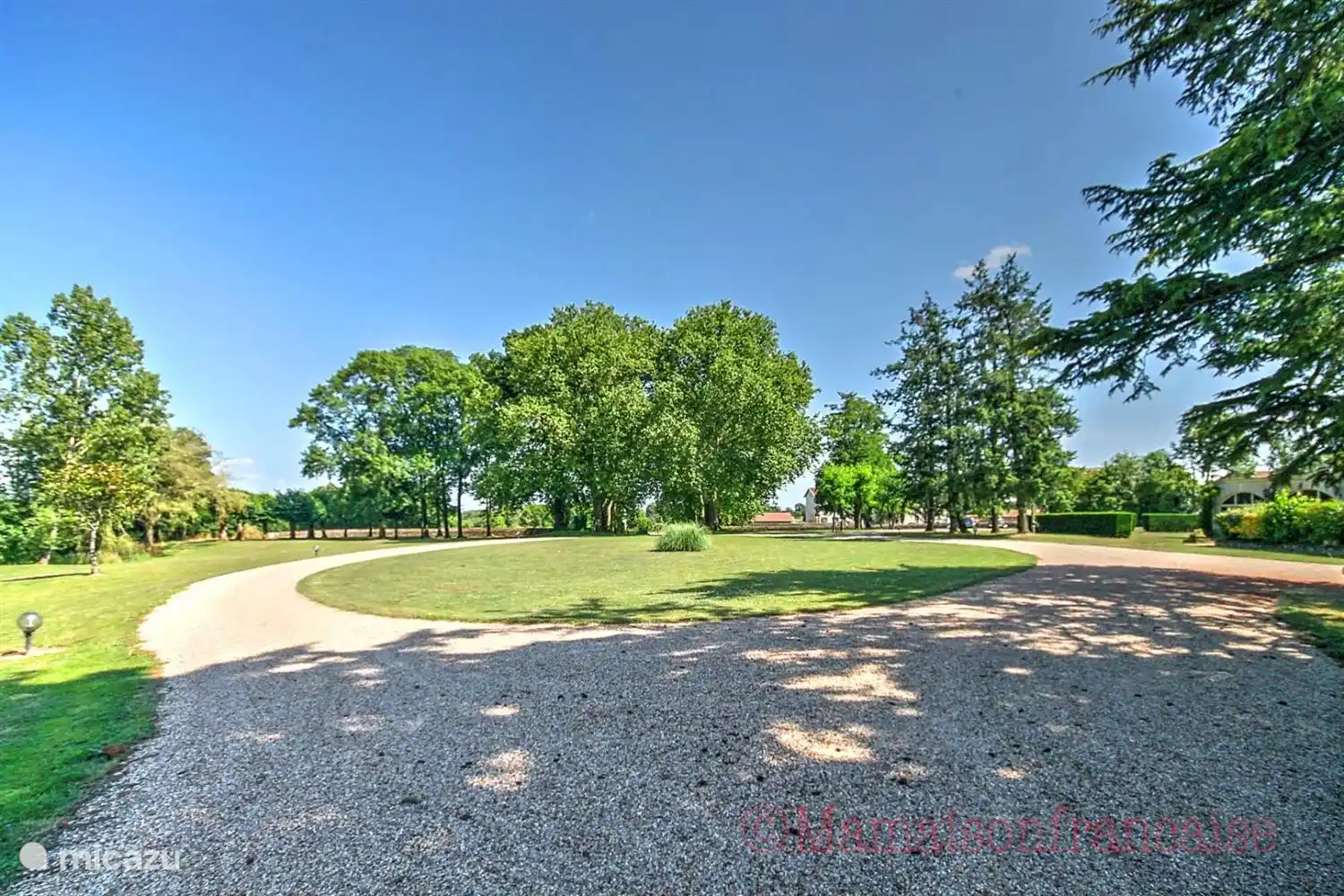 Entrada / camino de entrada