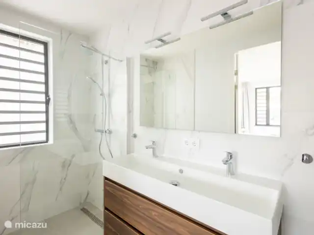 Location de Vacances Curaçao, Curaçao-Centre, Blue Bay, appartement - La brise à Blue Bay Beach & Golf  Salle de bain II