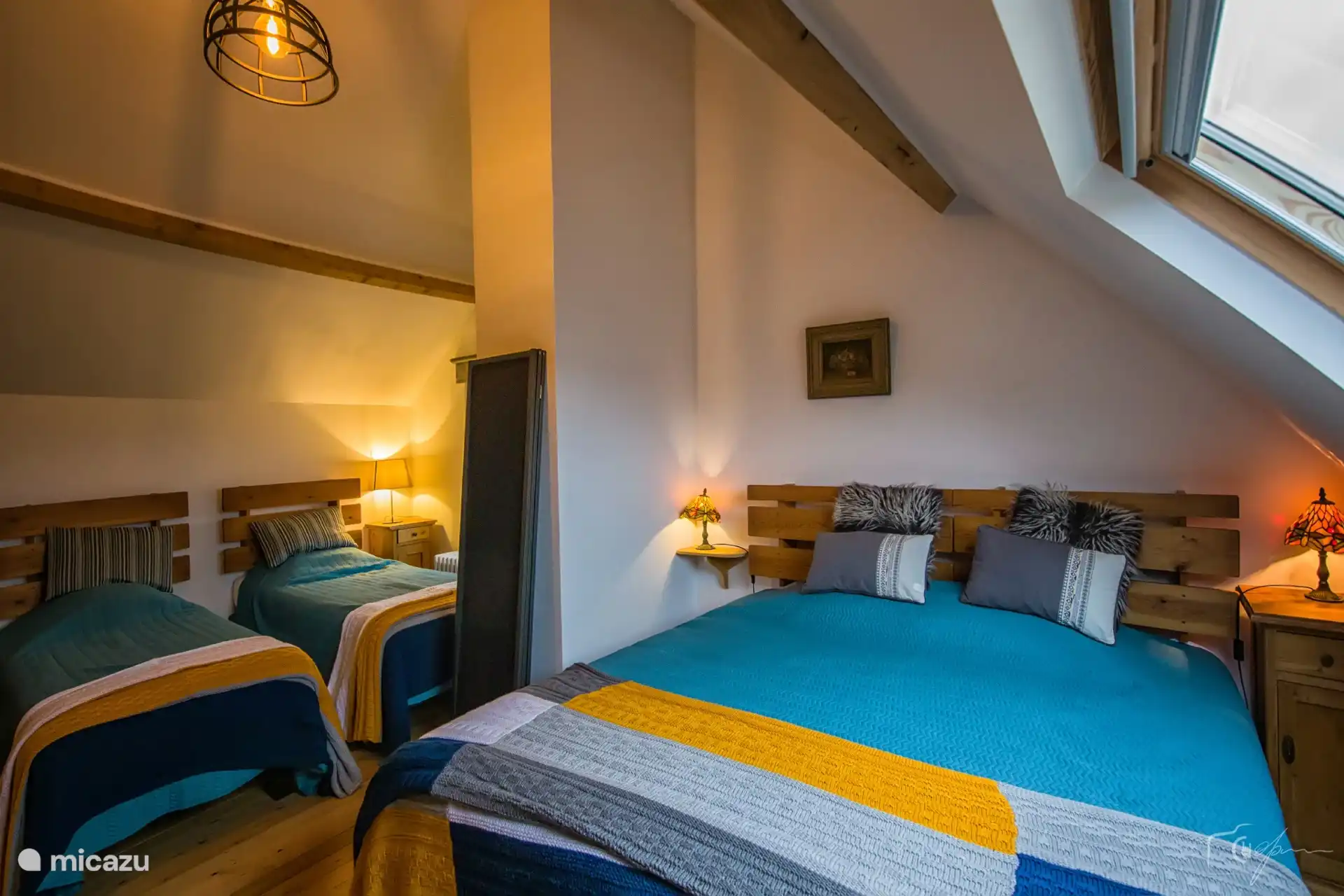 Chambre familiale : 1 lit double et 2 lits simples