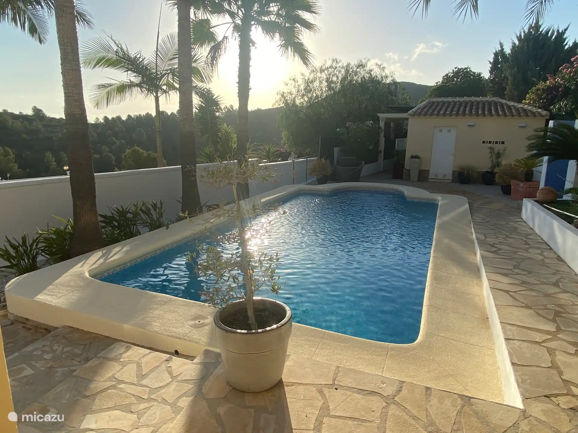 Lever de soleil à la piscine.