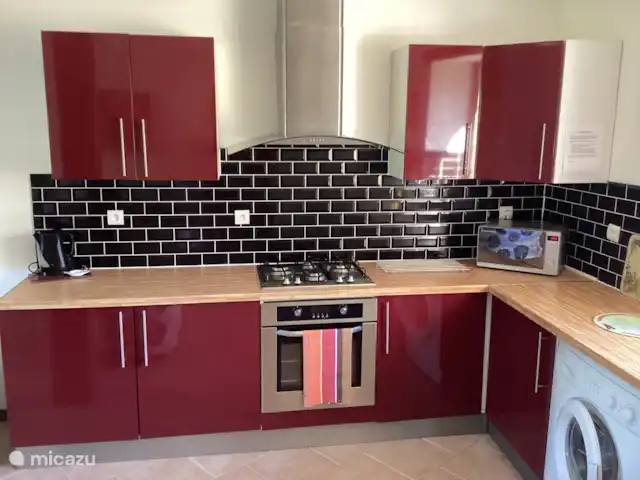 Cherry Tree Cottage con piscina climatizada en Francia, Bretaña, Canihuel - casa rural / cabaña Cocina