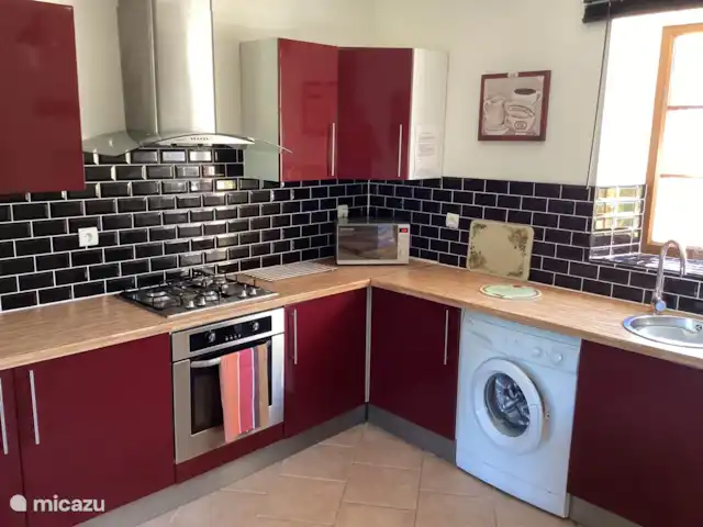 Cherry Tree Cottage con piscina climatizada en Francia, Bretaña, Canihuel - casa rural / cabaña Cocina