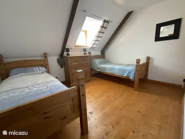 Cherry Tree Cottage con piscina climatizada en Francia, Bretaña, Canihuel - casa rural / cabaña Habitación doble