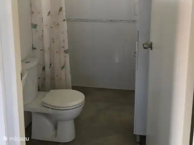 apartamento en Curazao, Banda Arriba (este), Jan Thiel – Sunrise Apartments, cerca del mar Por supuesto, 2 amplios cuartos de baño con ducha (caliente), inodoro y lavabo
