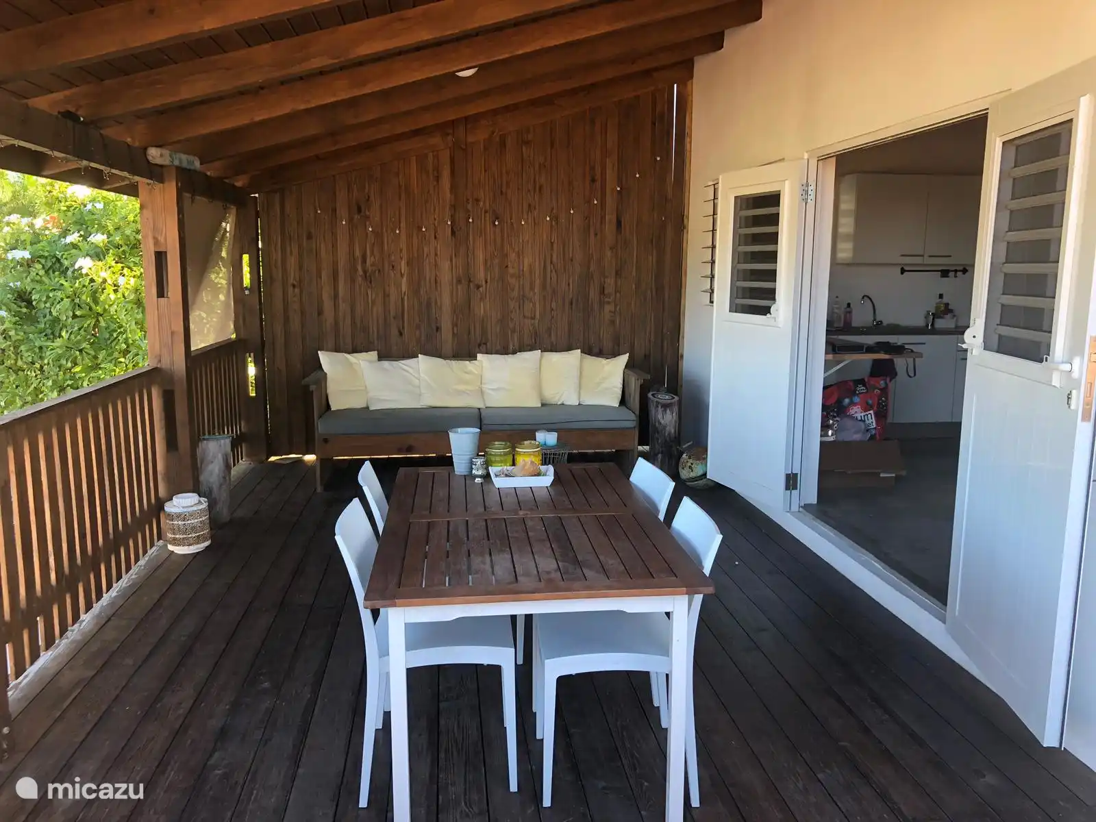 ¡Una terraza muy espaciosa, maravillosamente situada en el viento!