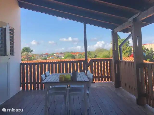 apartamento en Curazao, Banda Arriba (este), Jan Thiel – Sunrise Apartments, cerca del mar Desayuna al aire libre en la terraza con vistas.