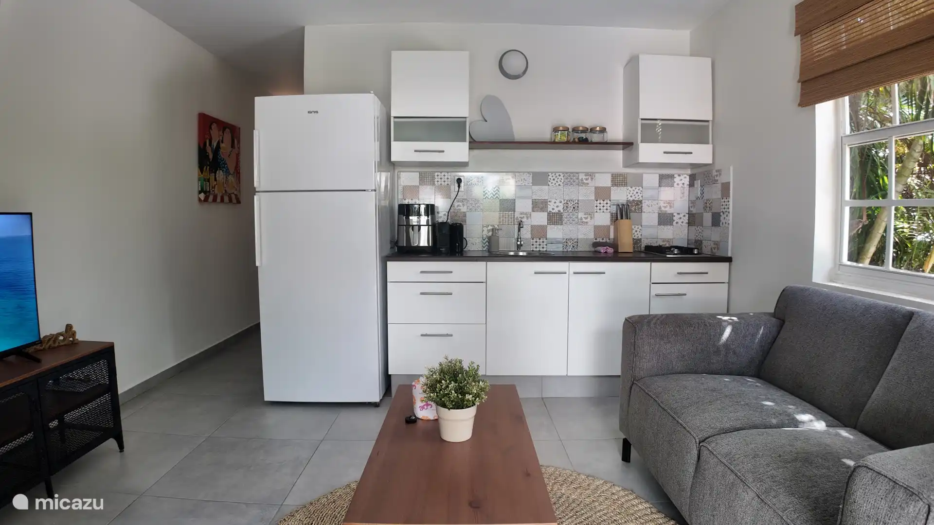 Privates Wohnzimmer mit Küche