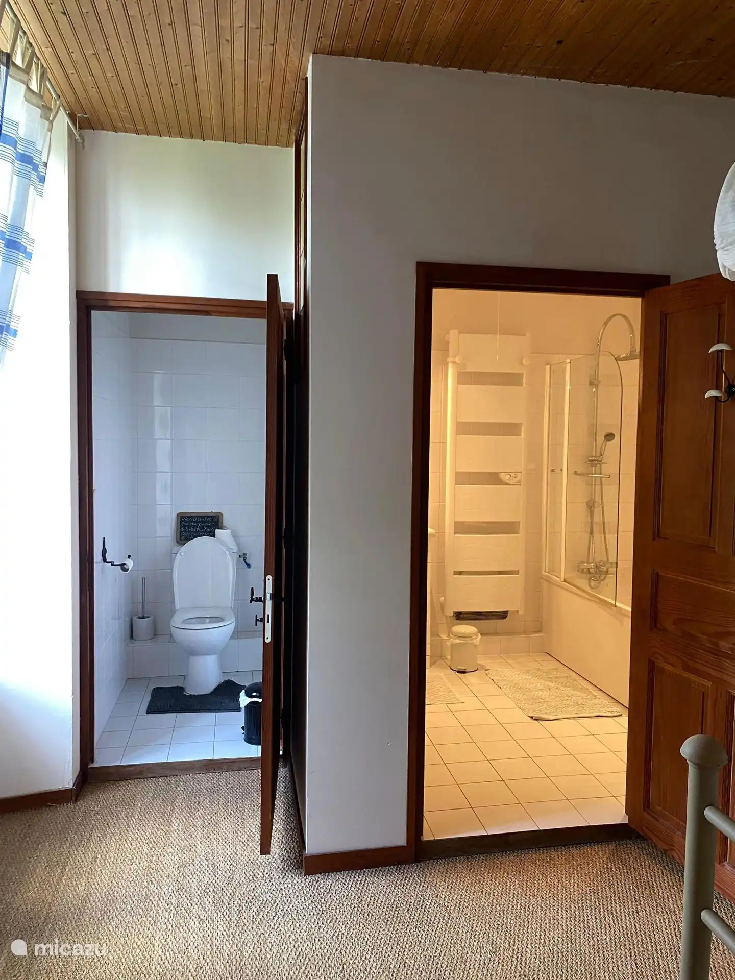 Badezimmer im ersten Stock