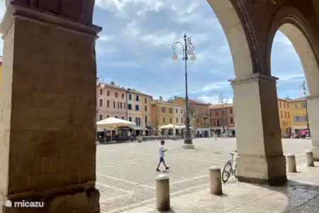 Visitez Fano, une belle ville sur la côte