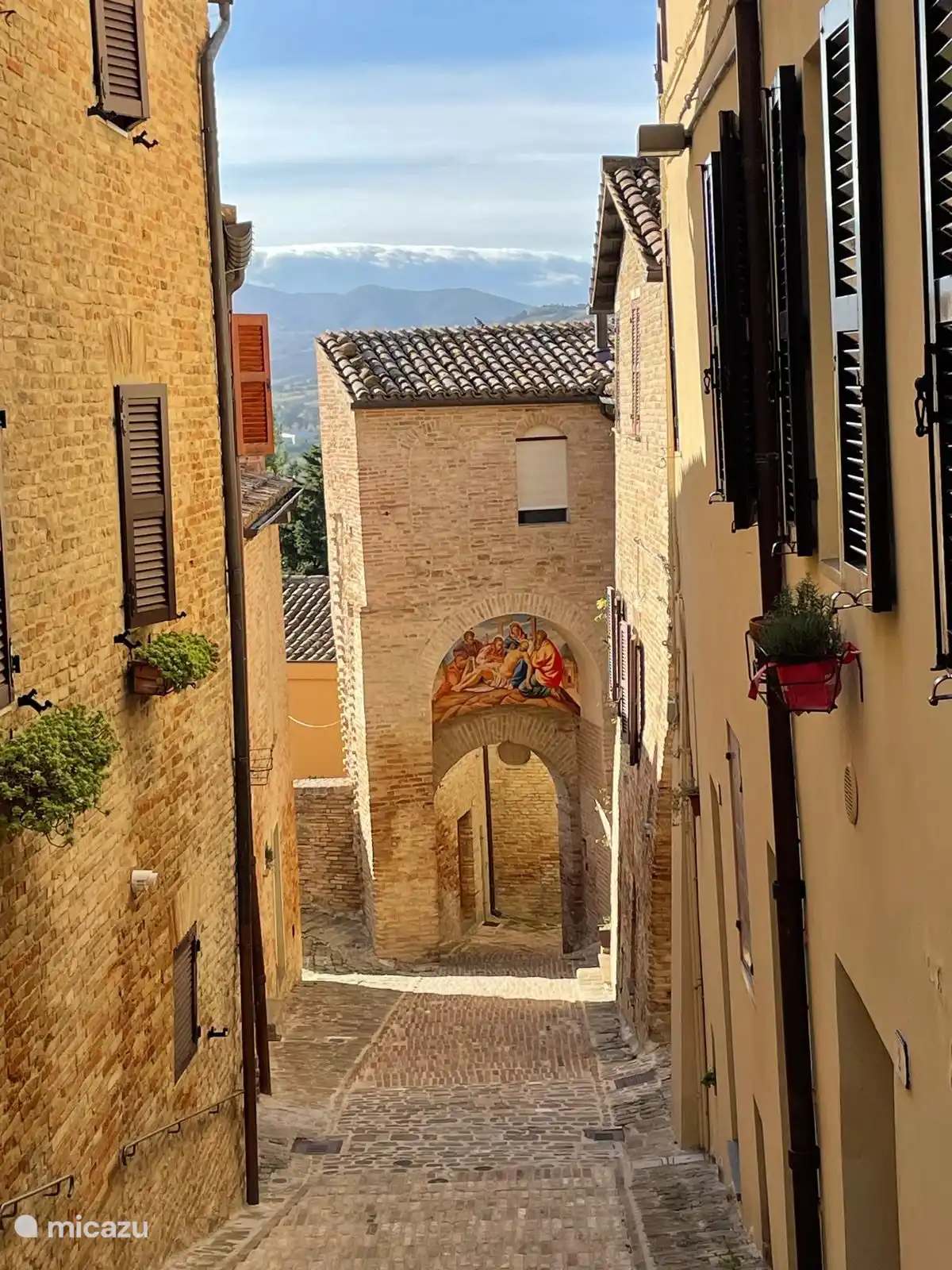 The nice little center of the village Serra de Conti where there are 2 cozy bars for coffee or in the afternoon for a nice beer or aperol. 