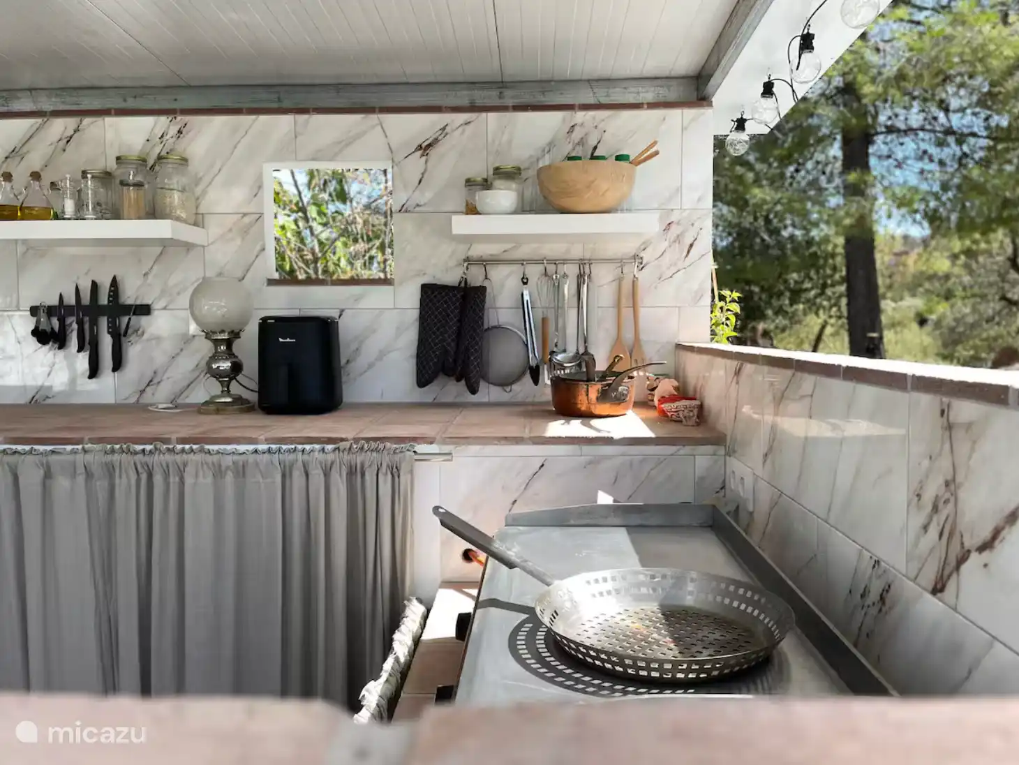 buitenkeuken - grill, airfryer.