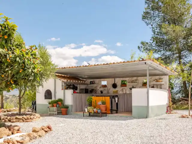 Casa Roca huren in Spanje, Andalusië, Los Ventorros de Comares - finca buitenkeuken met originele broodoven